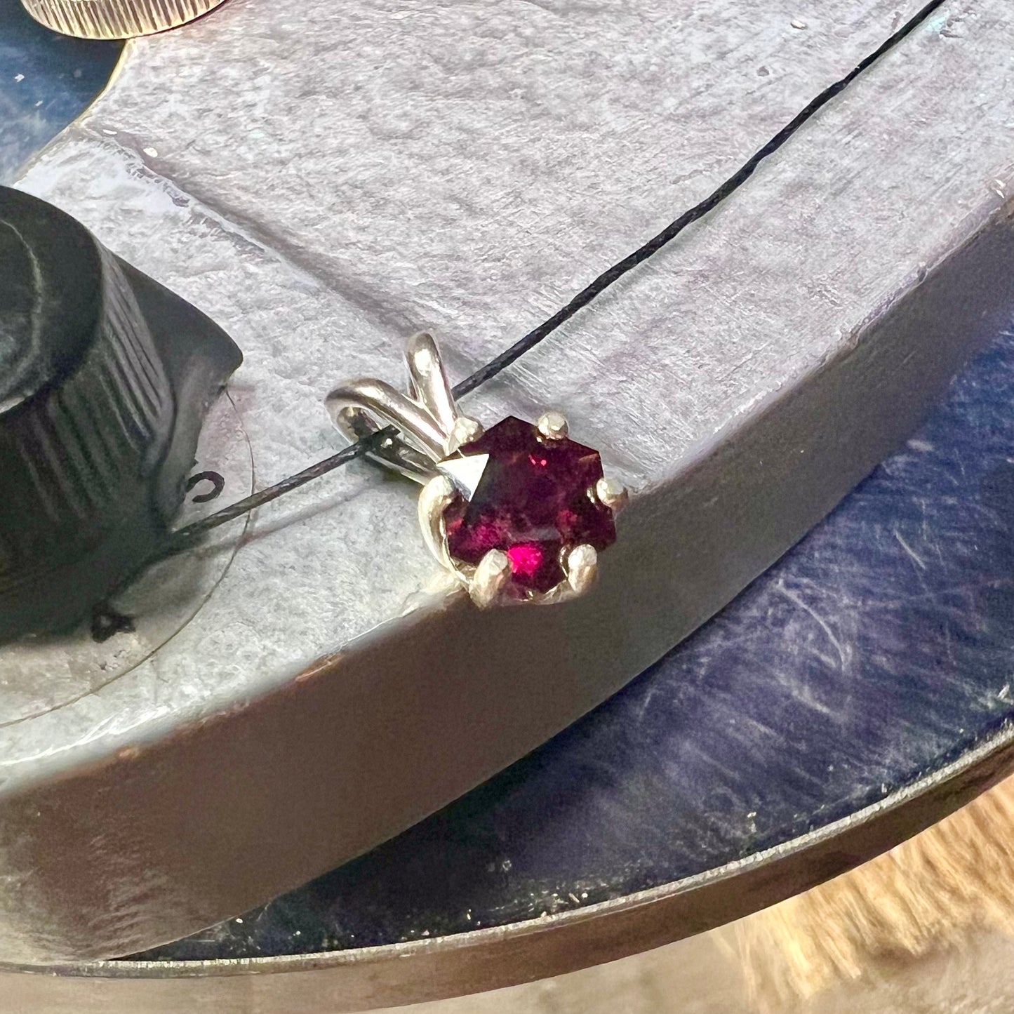Idaho Garnet Pendant P18