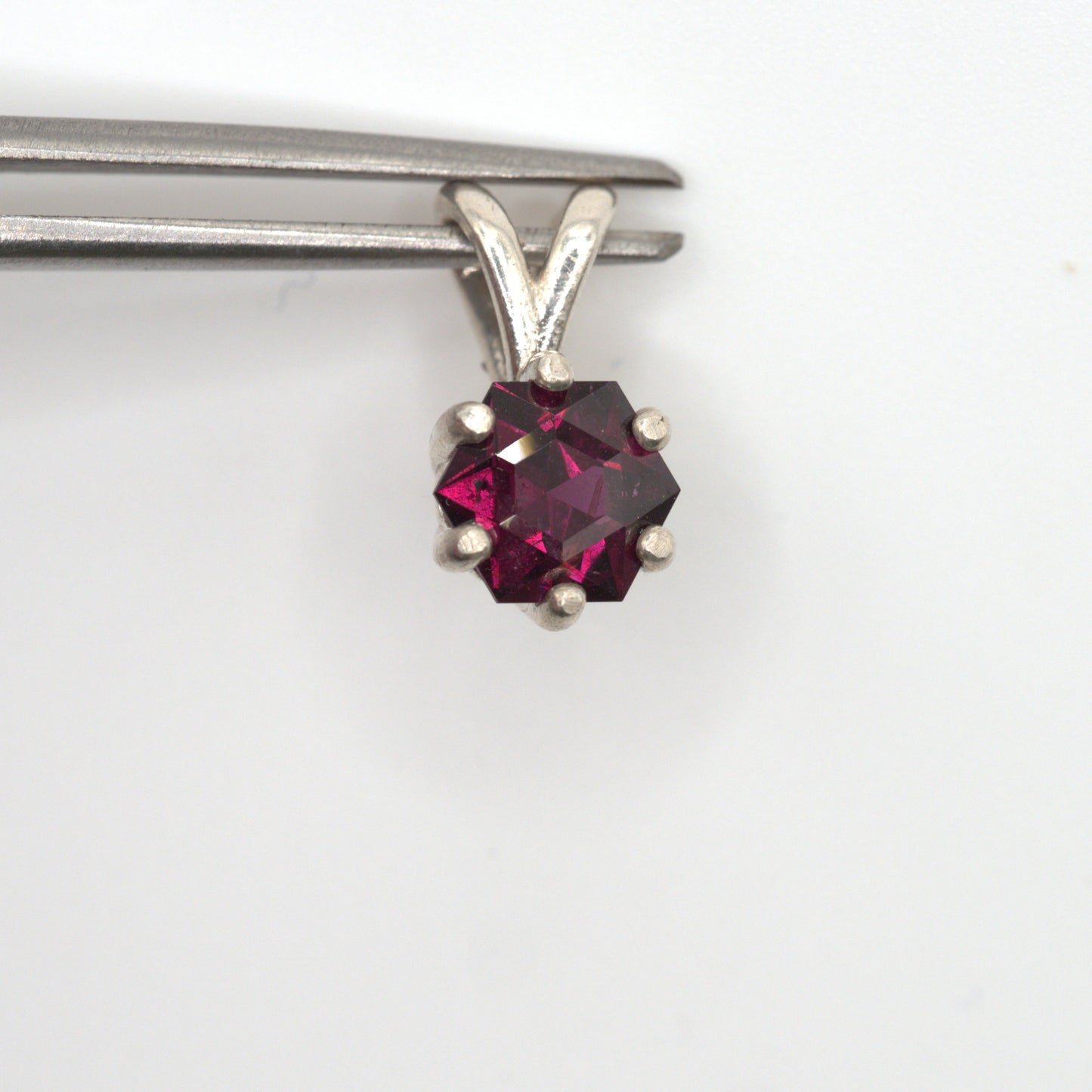 Idaho Garnet Pendant P18