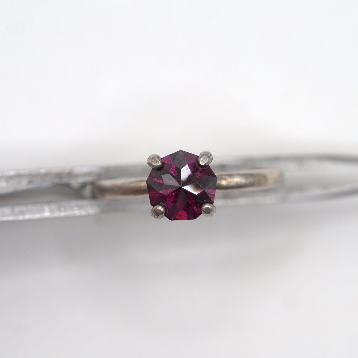 Idaho Garnet Ring R006