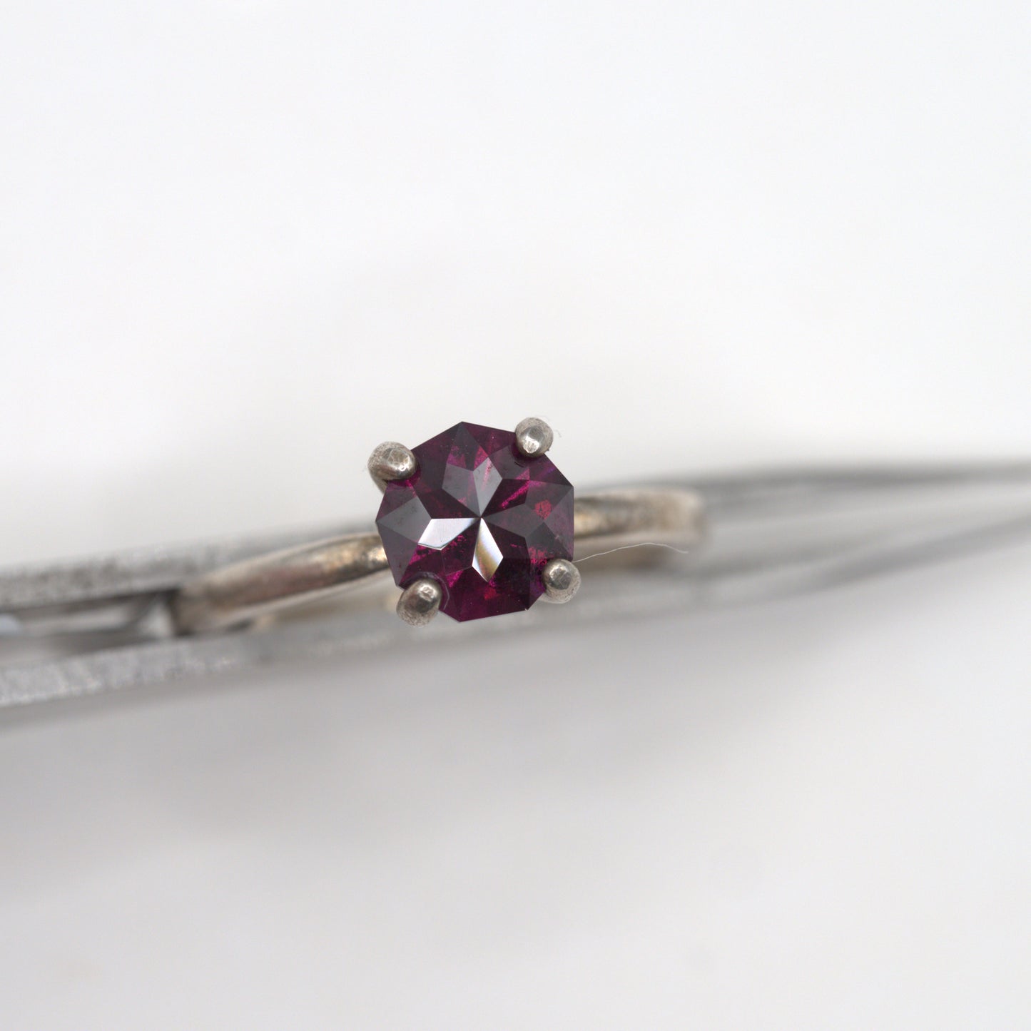 Idaho Garnet Ring R006