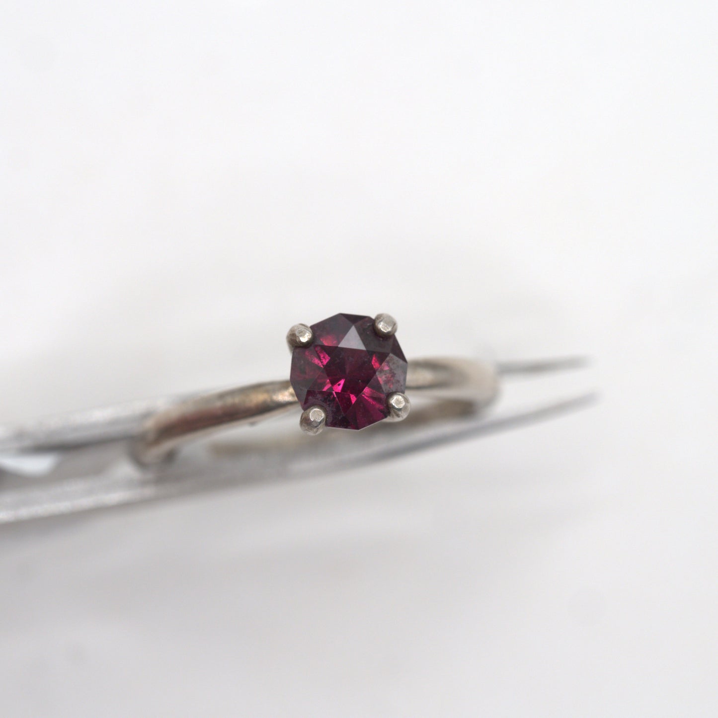 Idaho Garnet Ring R015