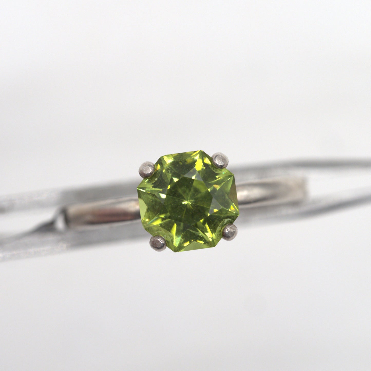 Arizona Peridot Ring R016