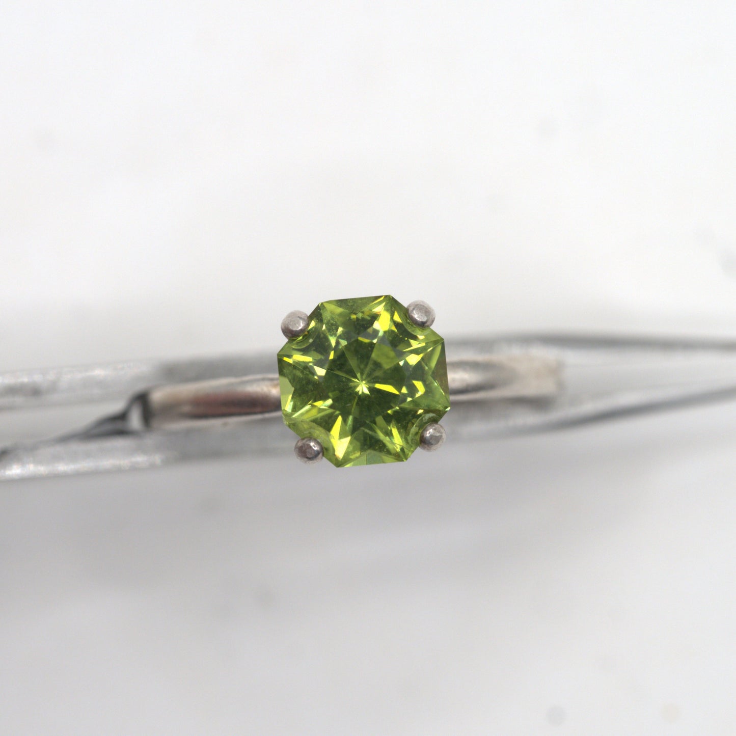 Arizona Peridot Ring R016