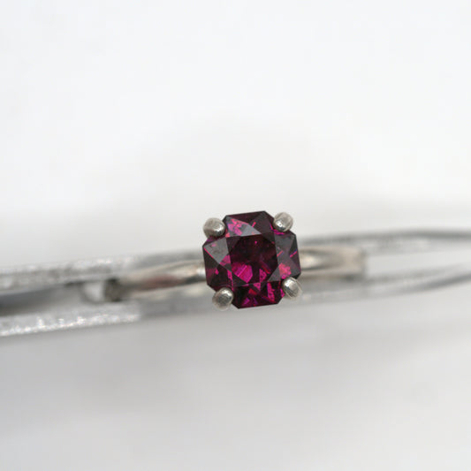 Idaho Garnet Ring R021