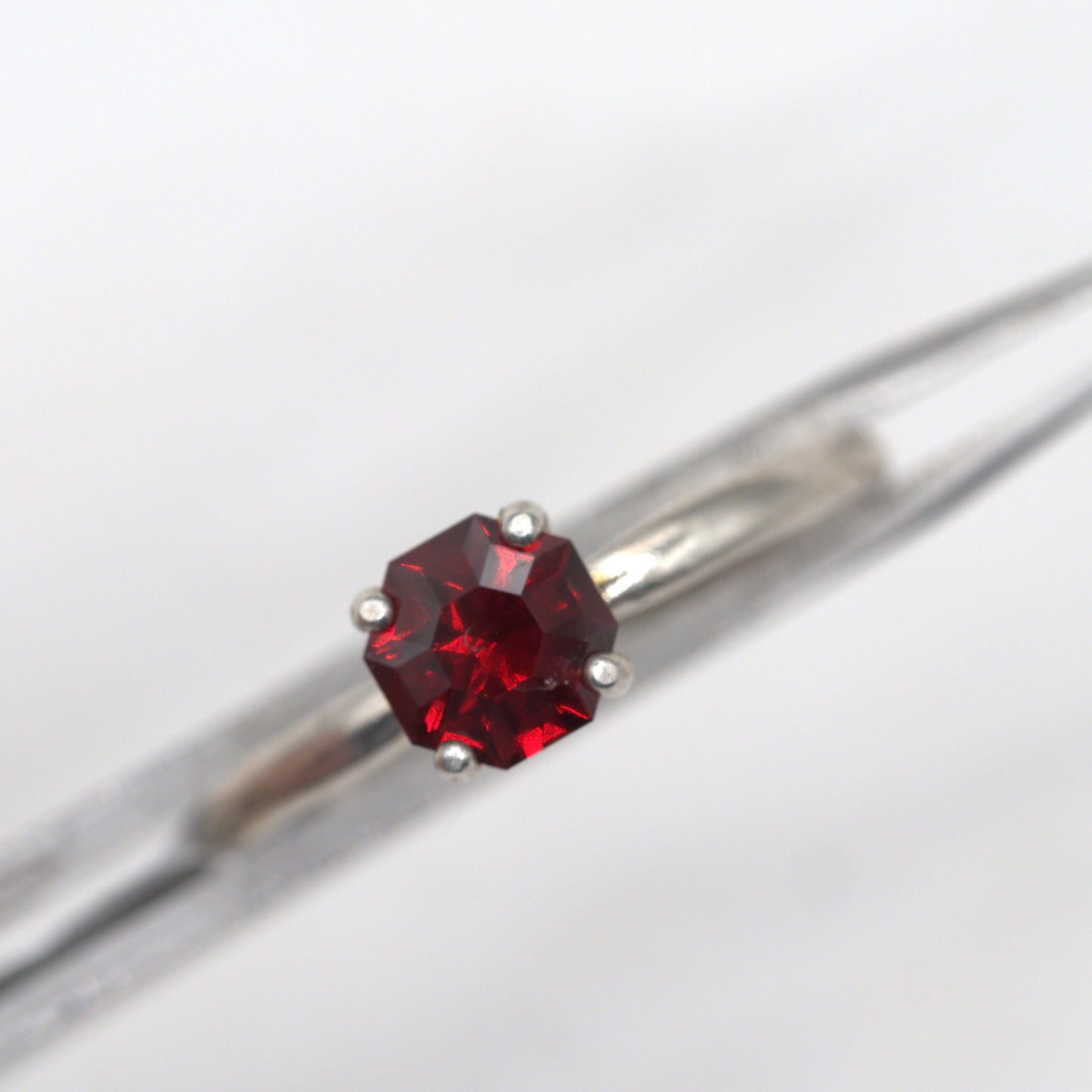 Idaho Garnet Ring R023