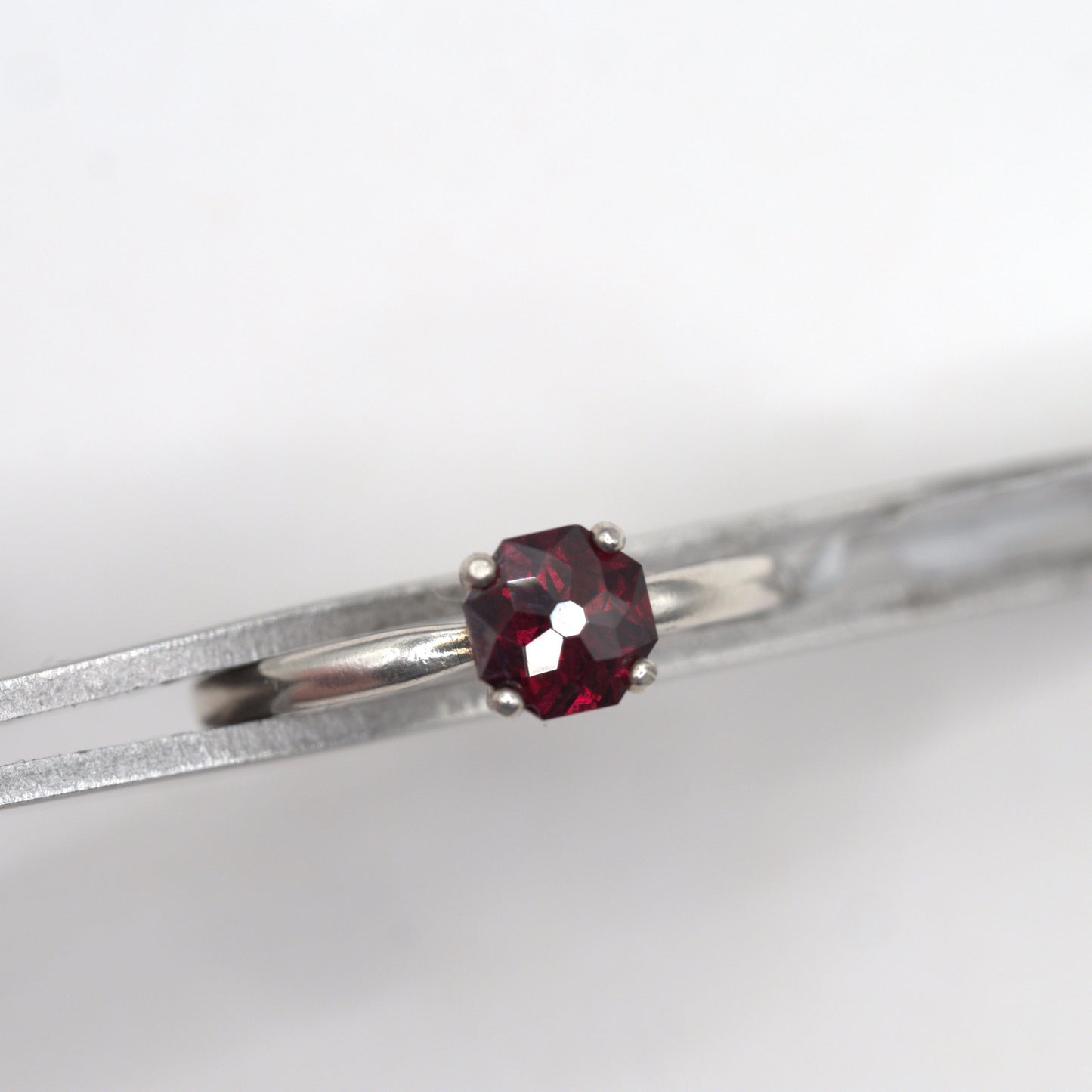 Idaho Garnet Ring R024