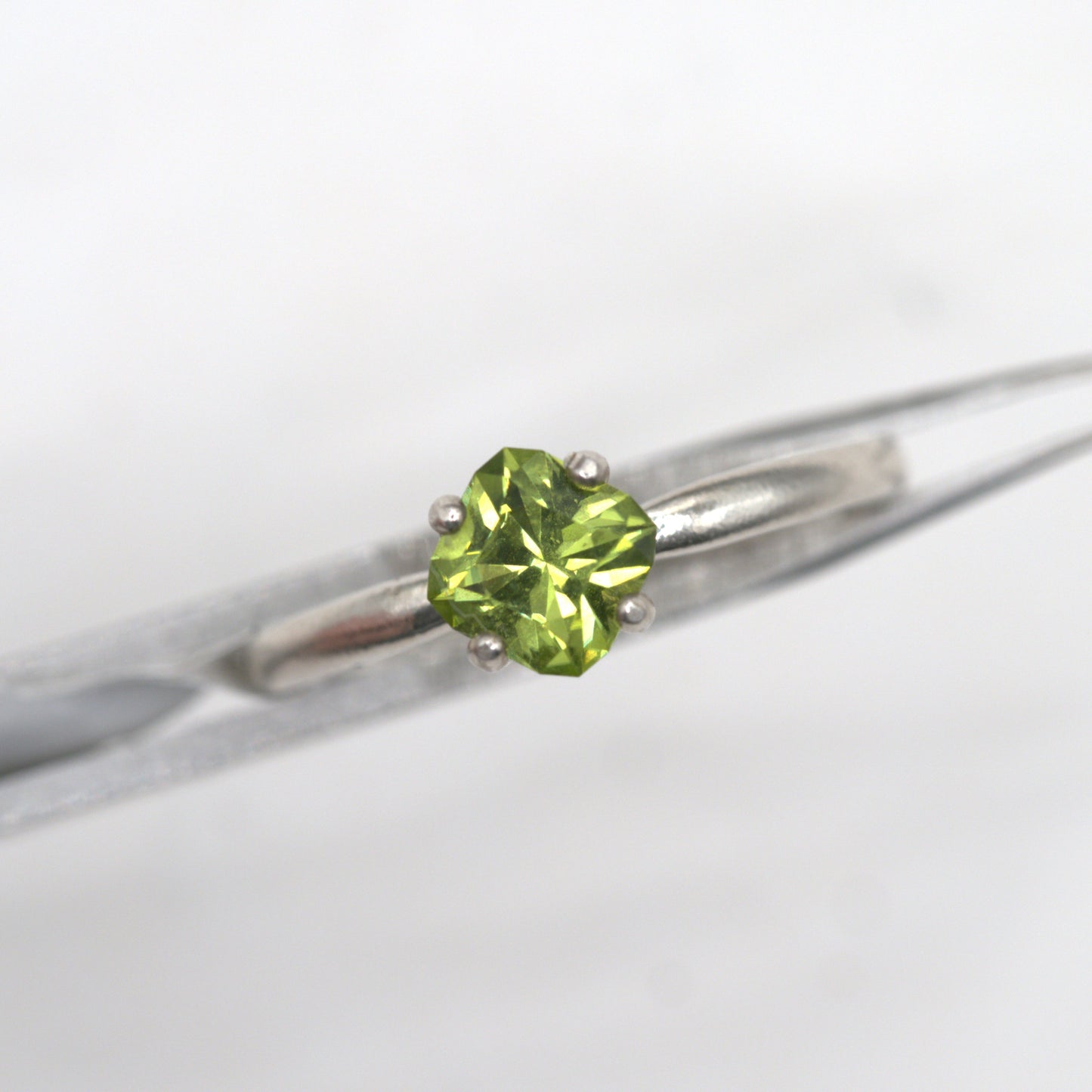 Arizona Peridot Ring R028